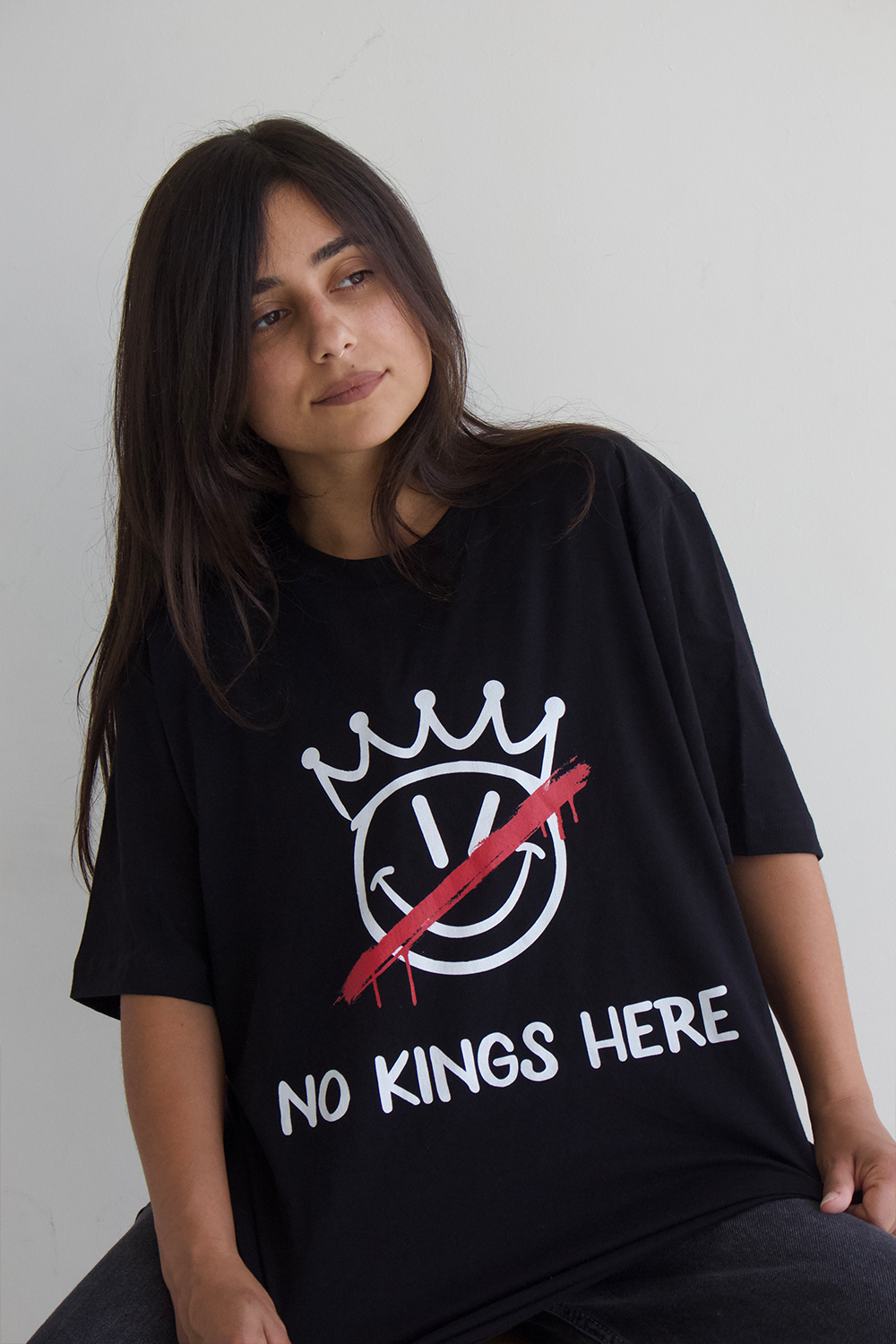 No Kings Here (Black) T-Shirts