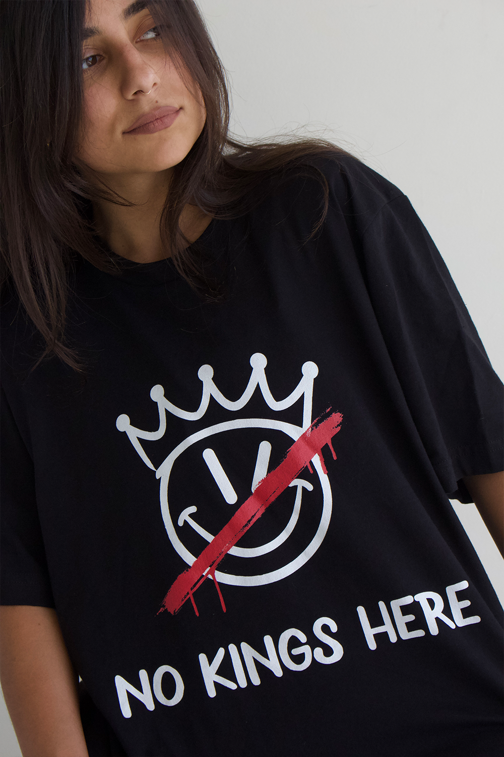 No Kings Here (Black) T-Shirts