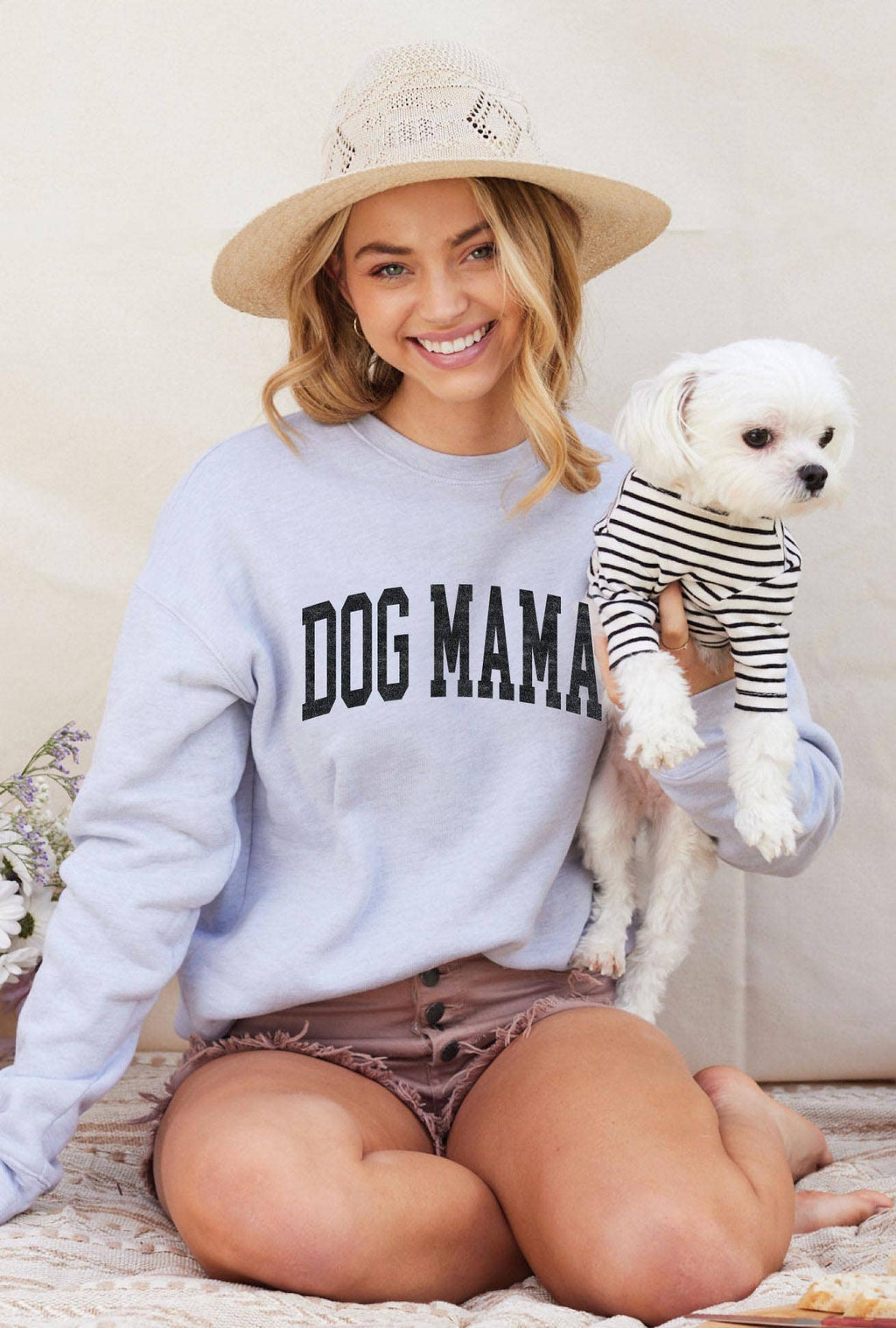 Dog Mama Graphic Sweatshirt