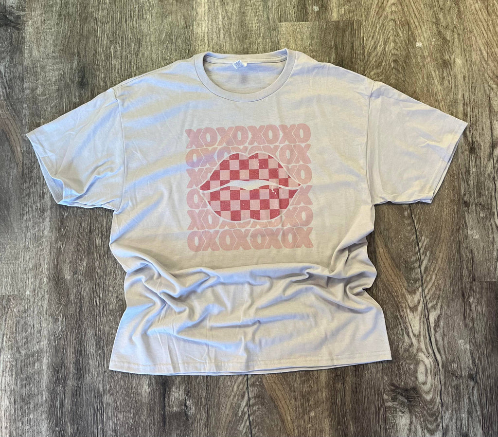 Xoxo Checkered Lips On Silver Tee