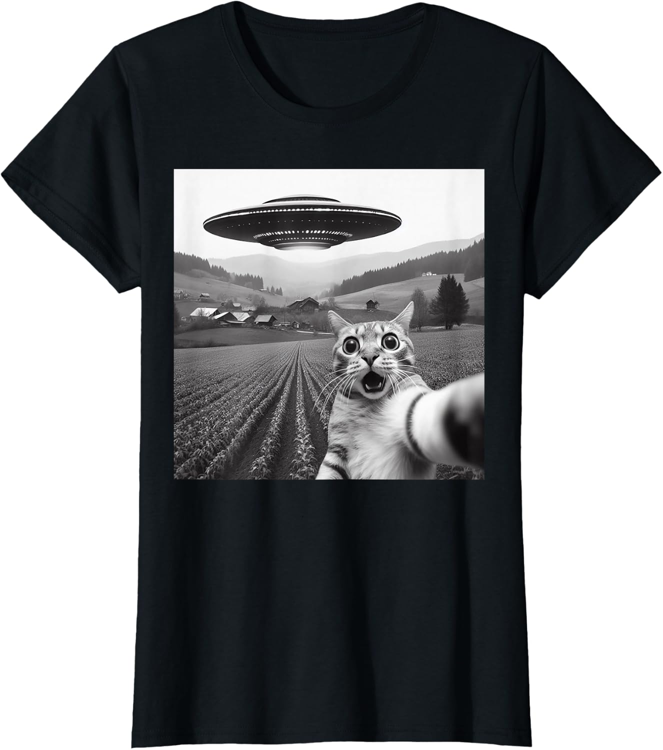Cat Selfie with Alien UFO Funny Cat Gifts for Men Women Kid T-Shirt