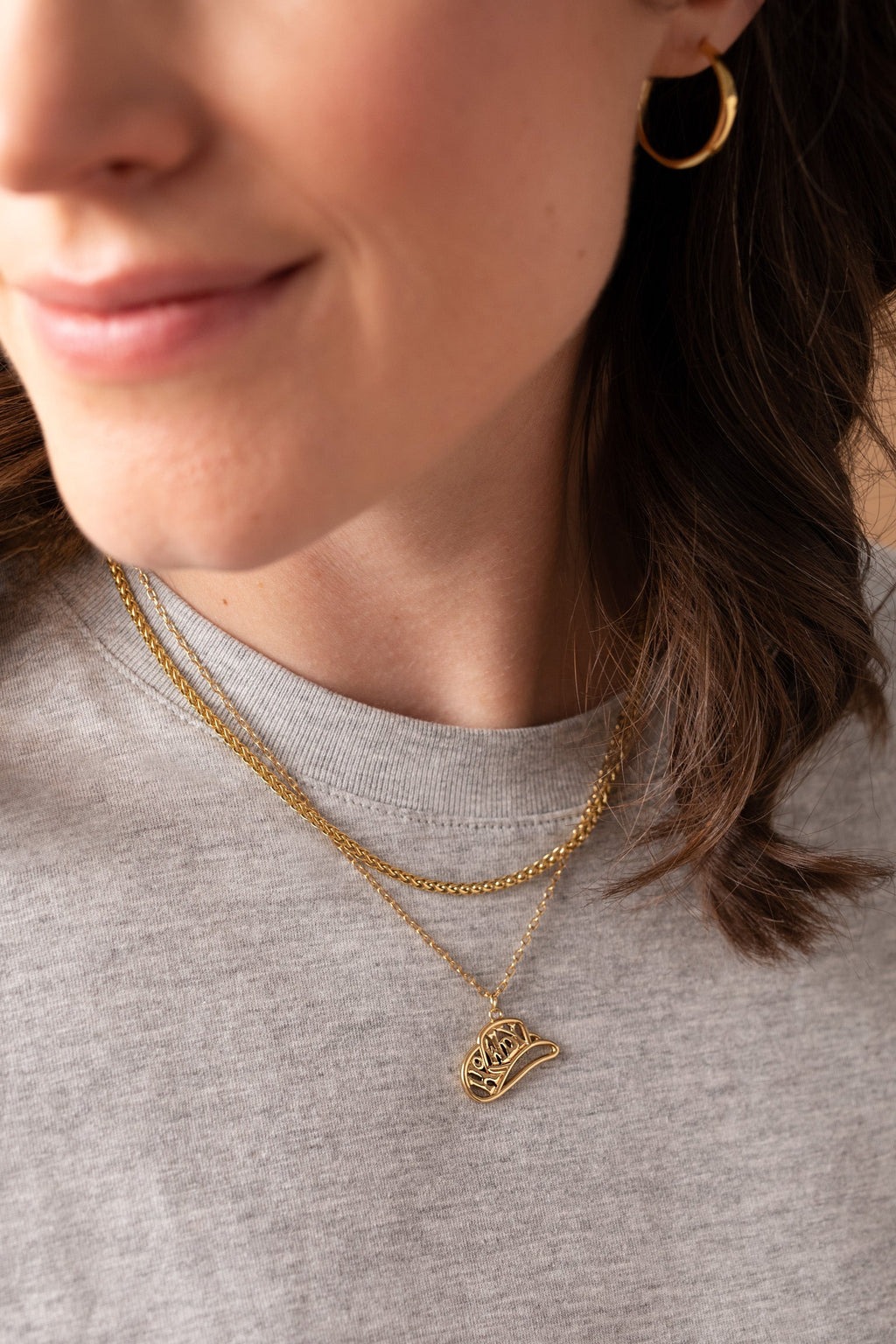 Howdy Necklace T-Shirts
