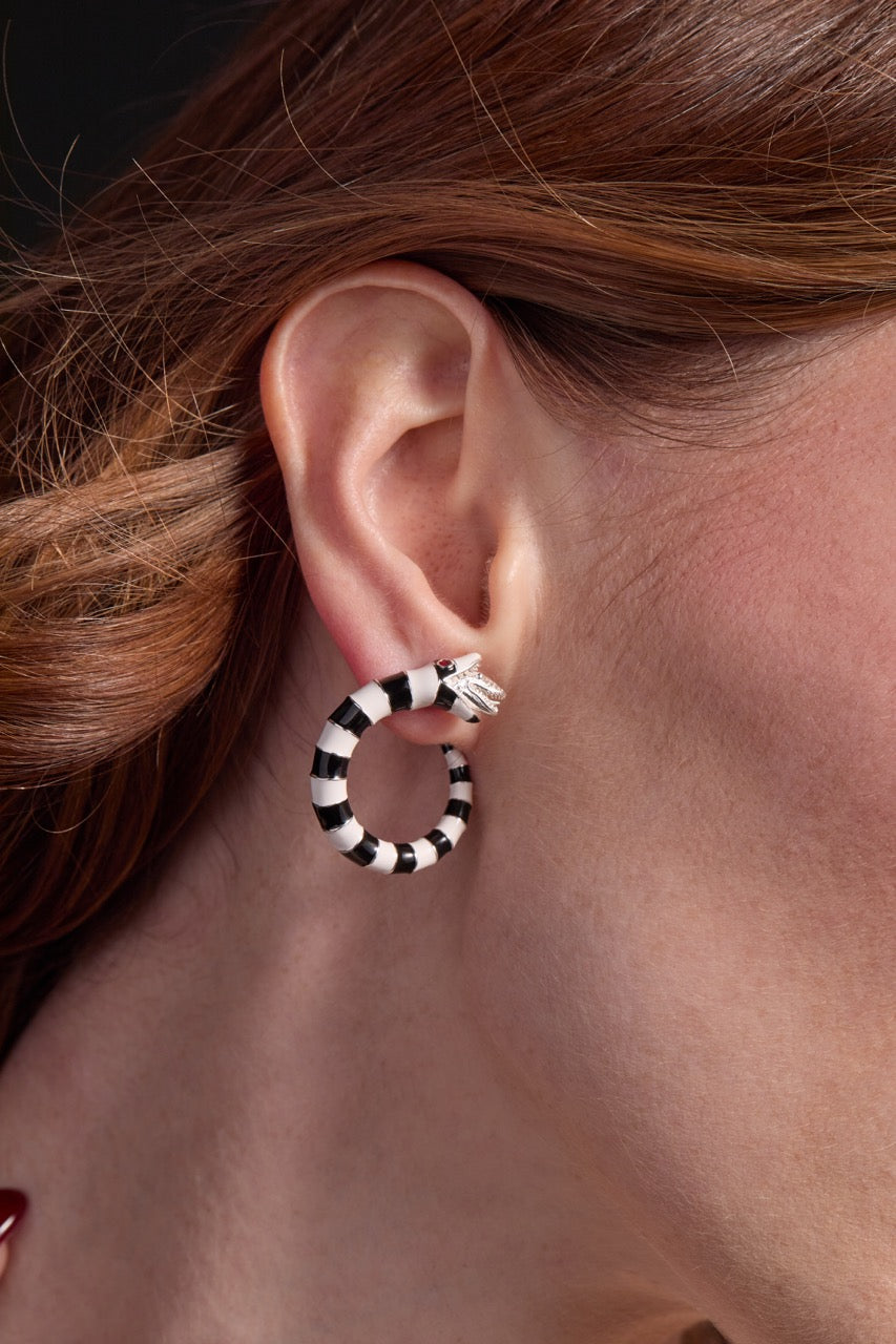 BEETLEJUICE™ Sandworm Hoop Earring T-Shirts