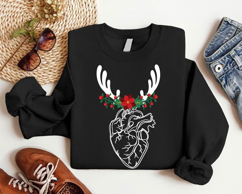 Floral Heart Anatomy Nurse Reindeer Human Heart CVICU Cardiac Nurse Xmas Anatomical Heart T-Shirts