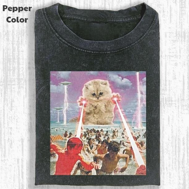 Funny Animal Vintage Cat Attack People Animal Shirt Meme Cringe Funny Shirt Menswear Womenswear Streetwear Cotton Comfort T-Shirts