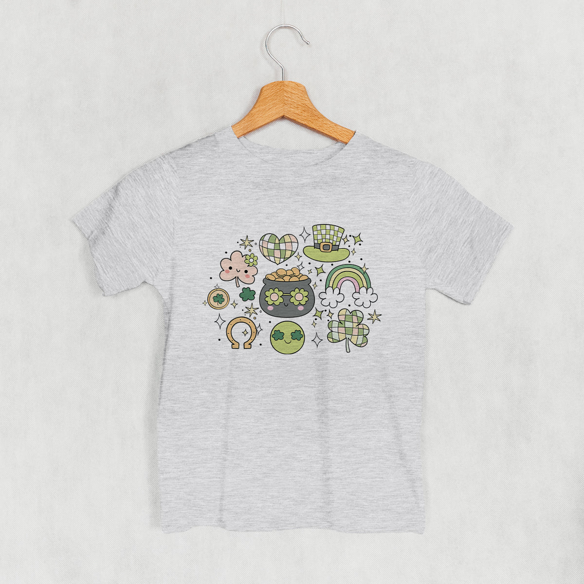 Pastel St. Patricks Doodles () T-Shirts