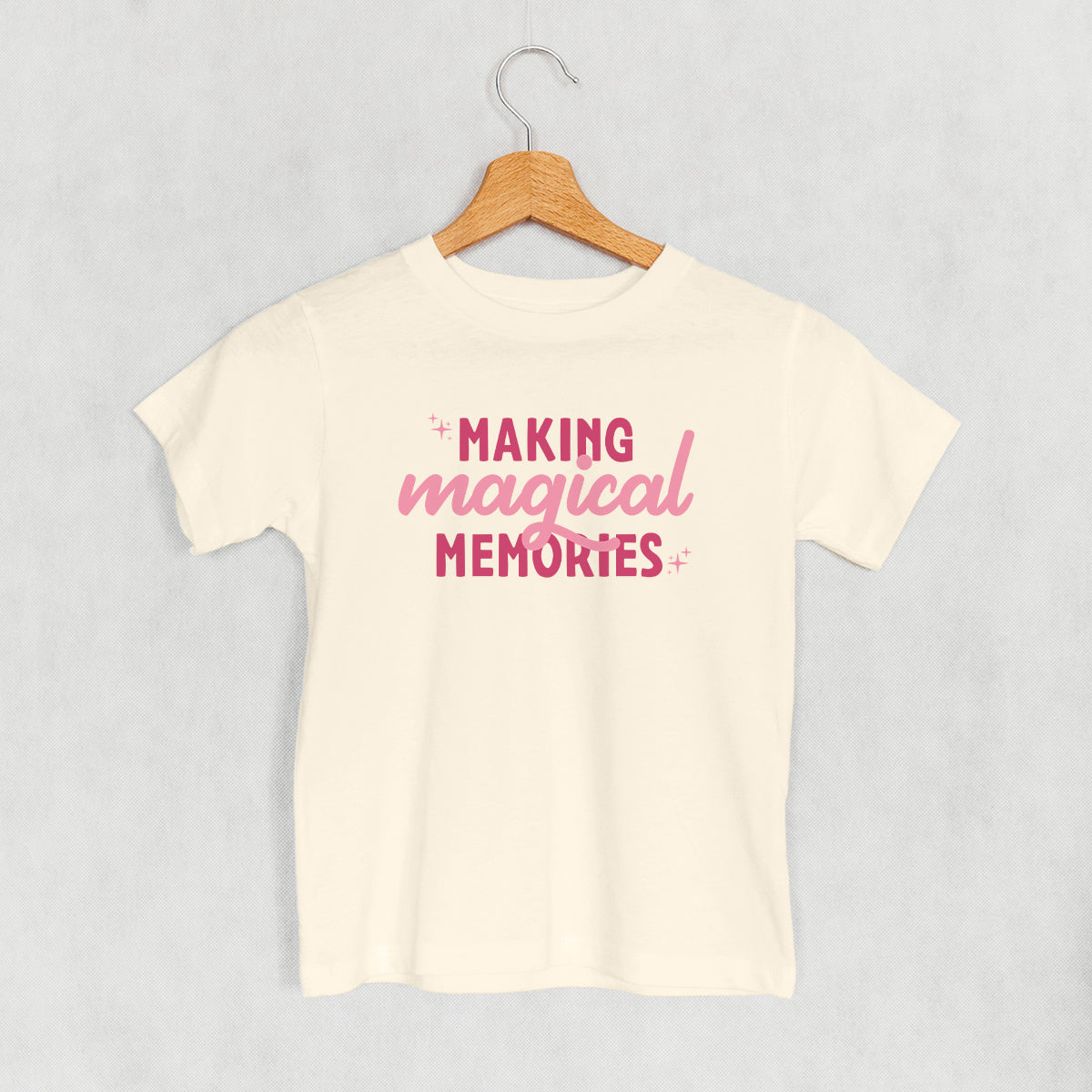 Making Magical Memories (Pink) () T-Shirts