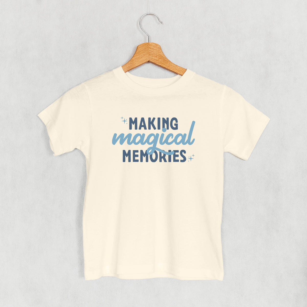 Making Magical Memories (Blue) () T-Shirts