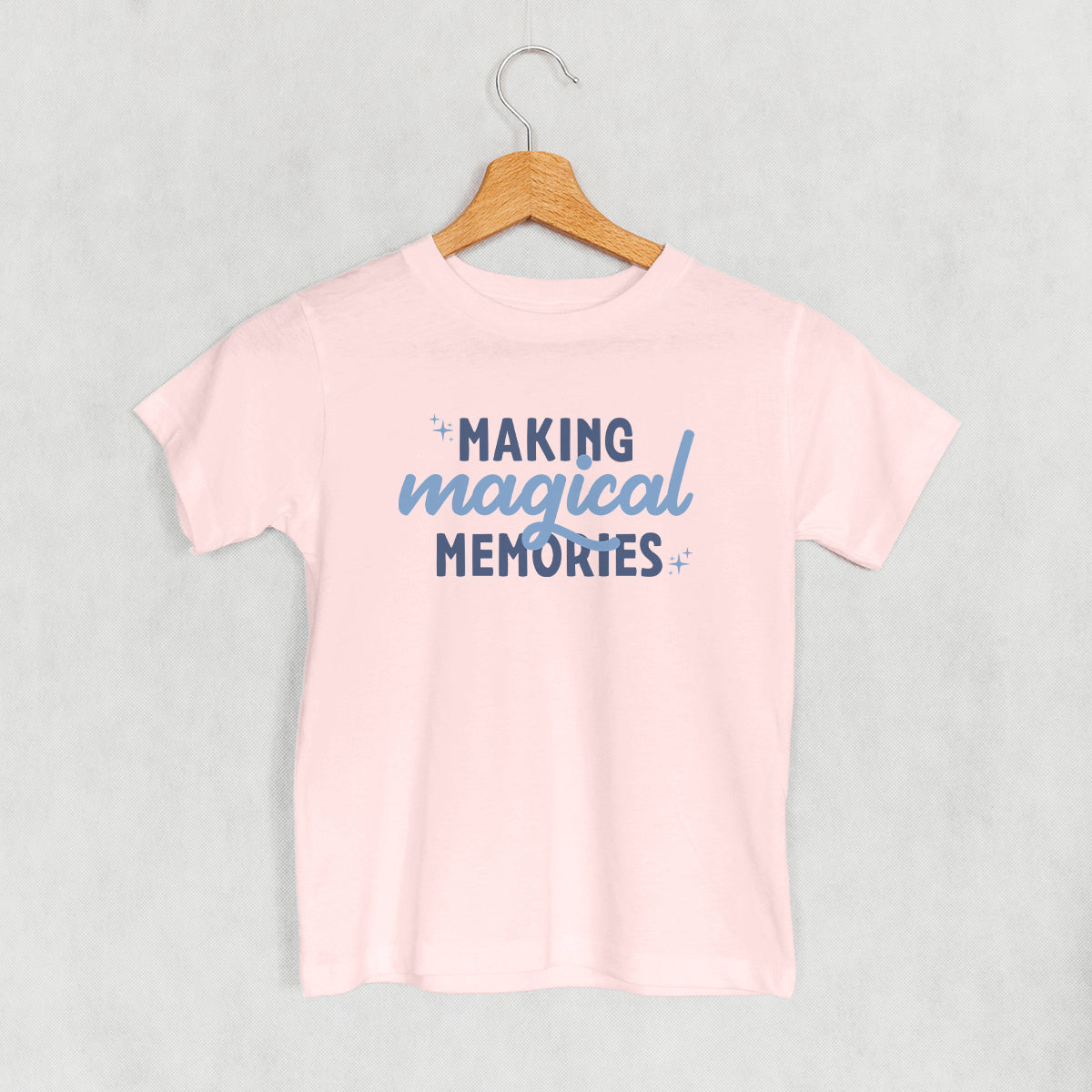 Making Magical Memories (Blue) () T-Shirts