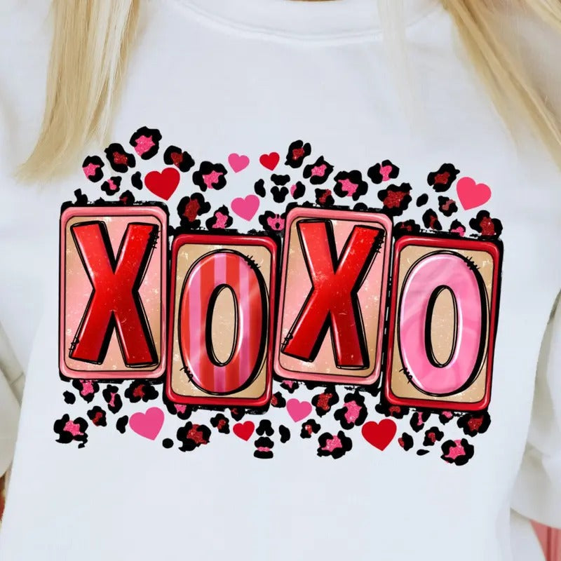Leopard XOXO Gildan T-Shirts