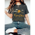 Mountain Mama Shirt Camping Cute 70s Mountain Mom Mom Hiking Shirt T-Shirts