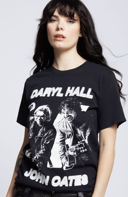 302380 - 1130 Hall & Oates Ss Tee