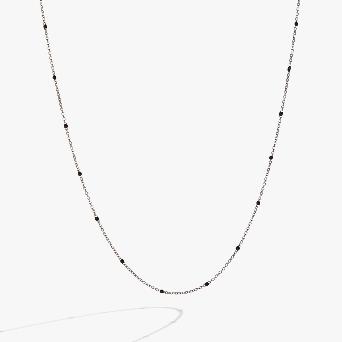 Enamel Black Dot Chain Necklace T-Shirts