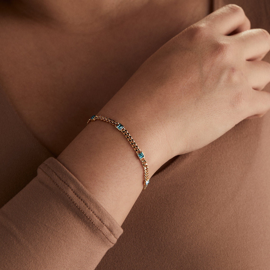December Birthstone Blue Zircon Curb Chain Bracelet T-Shirts
