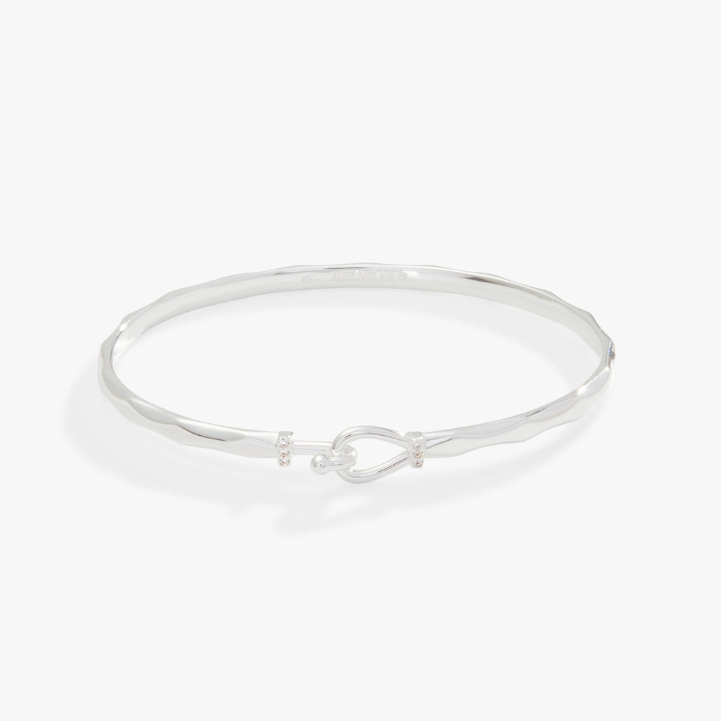 Faceted Hook Tension Bracelet T-Shirts