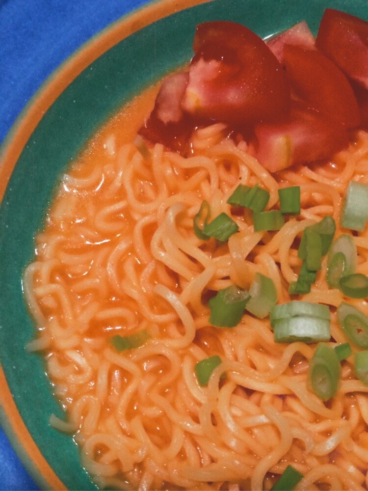 Creamy & Spicy Noodles by sabrinathing