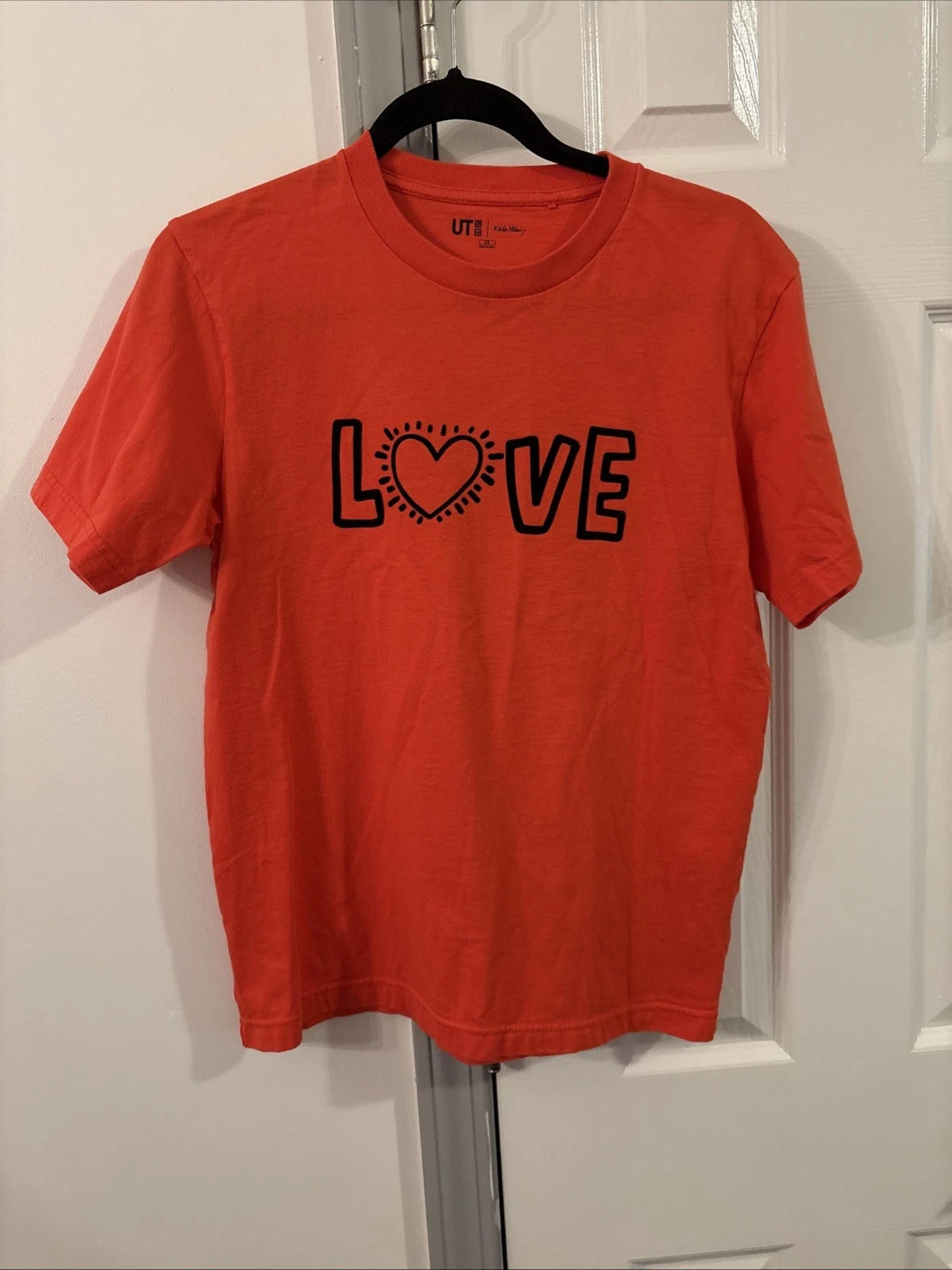 Uniqlo Keith Haring Graphic Tee Mens XS LOVE Art Pop Culture T-Shirt