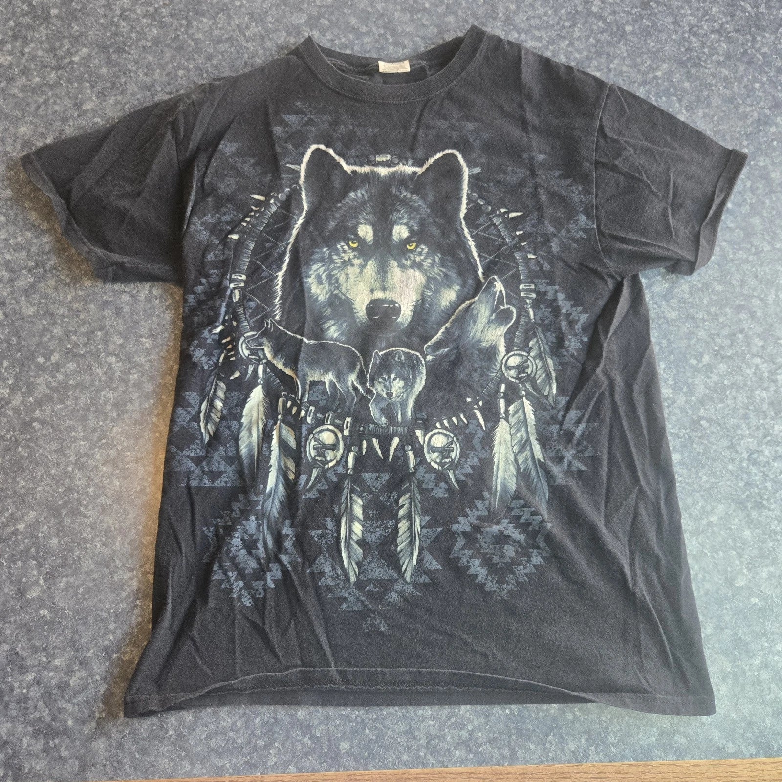 Vintage Y2K Native American Western Graphic Wolf T-shirt Size Medium Black