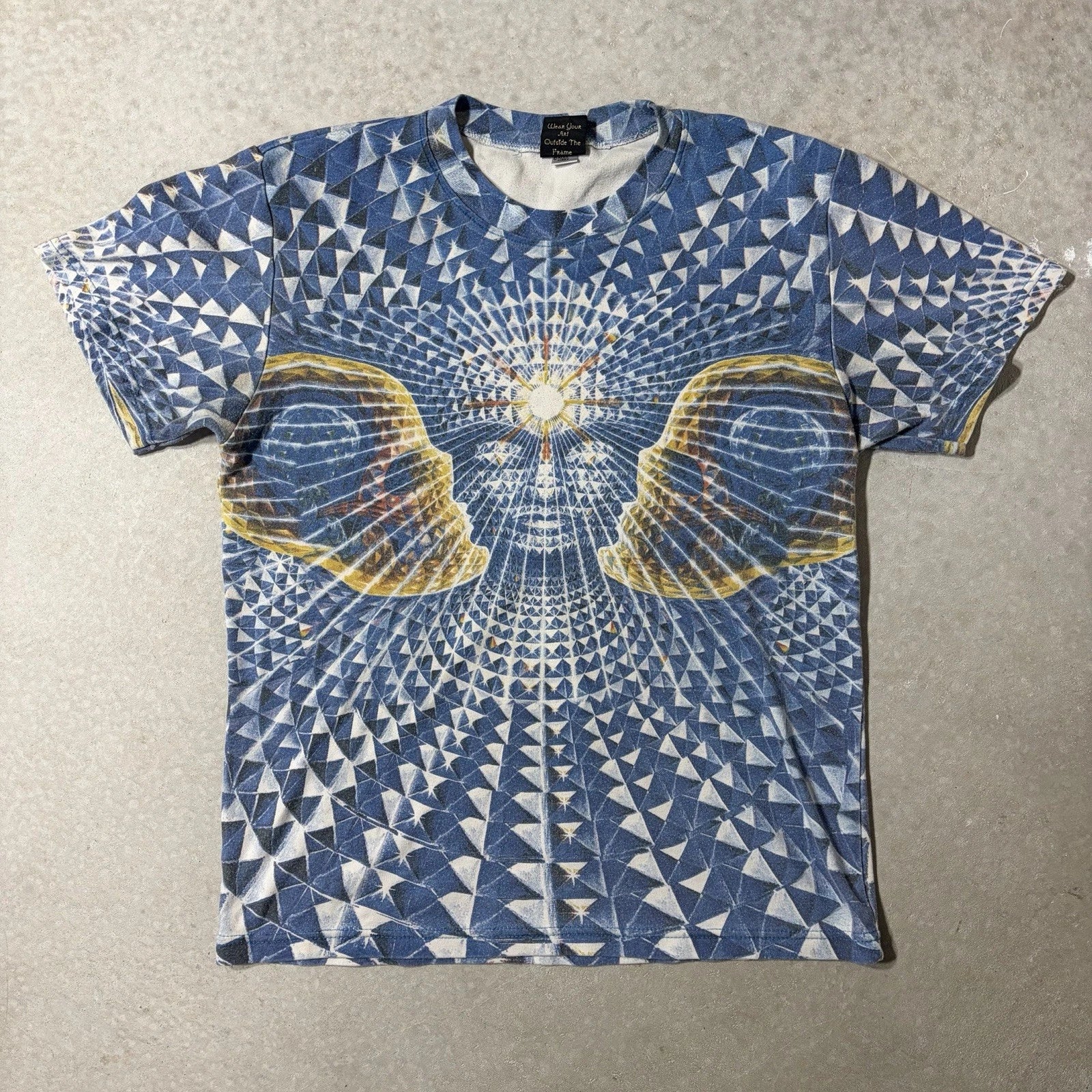 Crystal Tara InVisions x Alex Grey Art Tee All Over Print T Shirt Size M Vintage