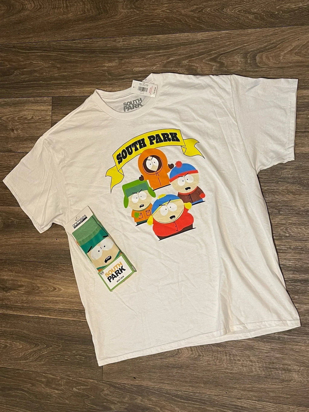 South Park “ What Seems The Officer Problem “ T-shirt White Size XL + Socks