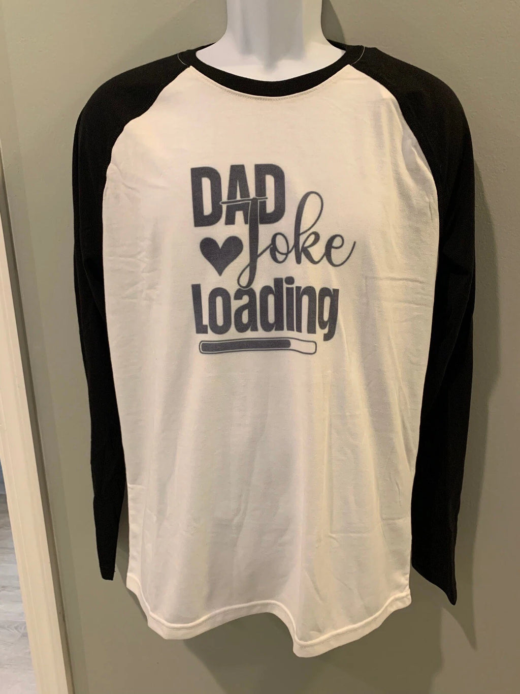 Men’s Medium Dad joke loading long sleeve shirt.
