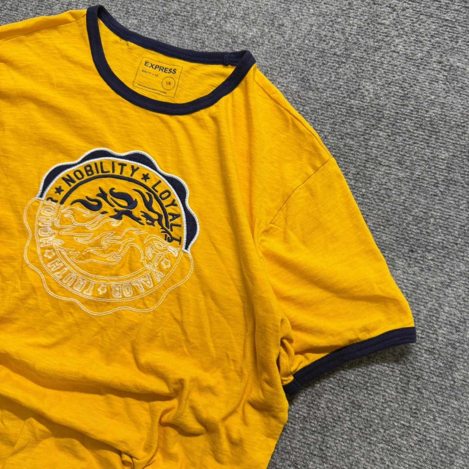 Express T-Shirt Men's Large Quality Fit 100% Cotton Embroidered Skater Y2K
