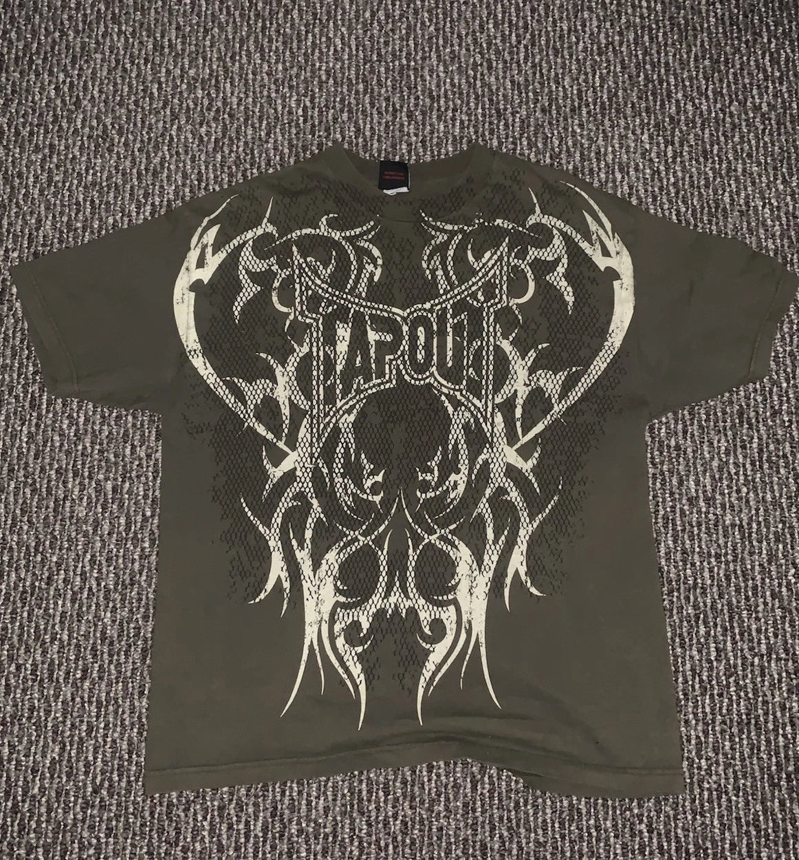 Tapout Affliction Men's Short Sleeve Green Graphic TShirt Size Large Y2K Grunge