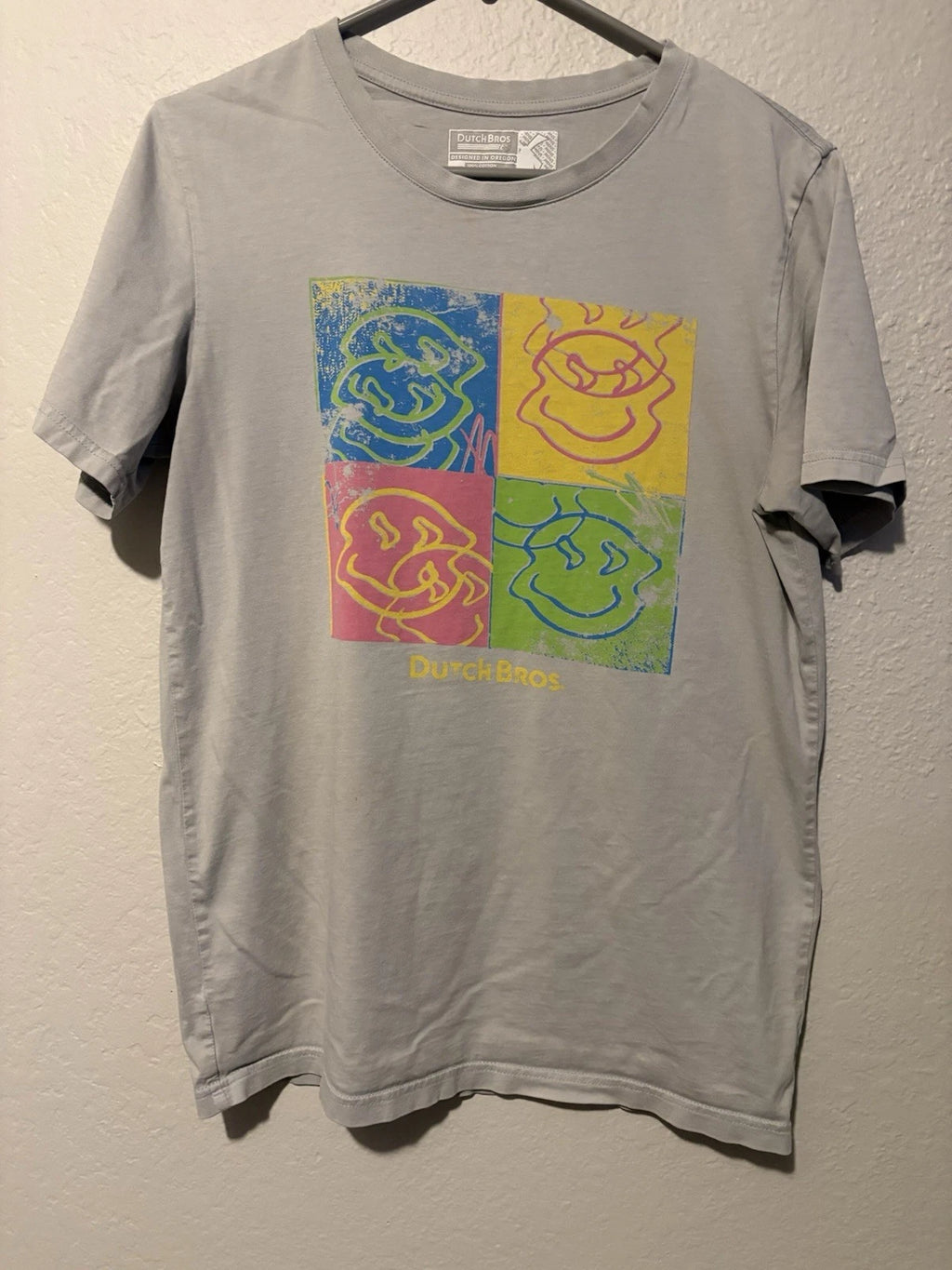 Dutch Bros Coffee Retro Smiley Pop Art Men’s Size Medium Grey Gray 100% Cotton