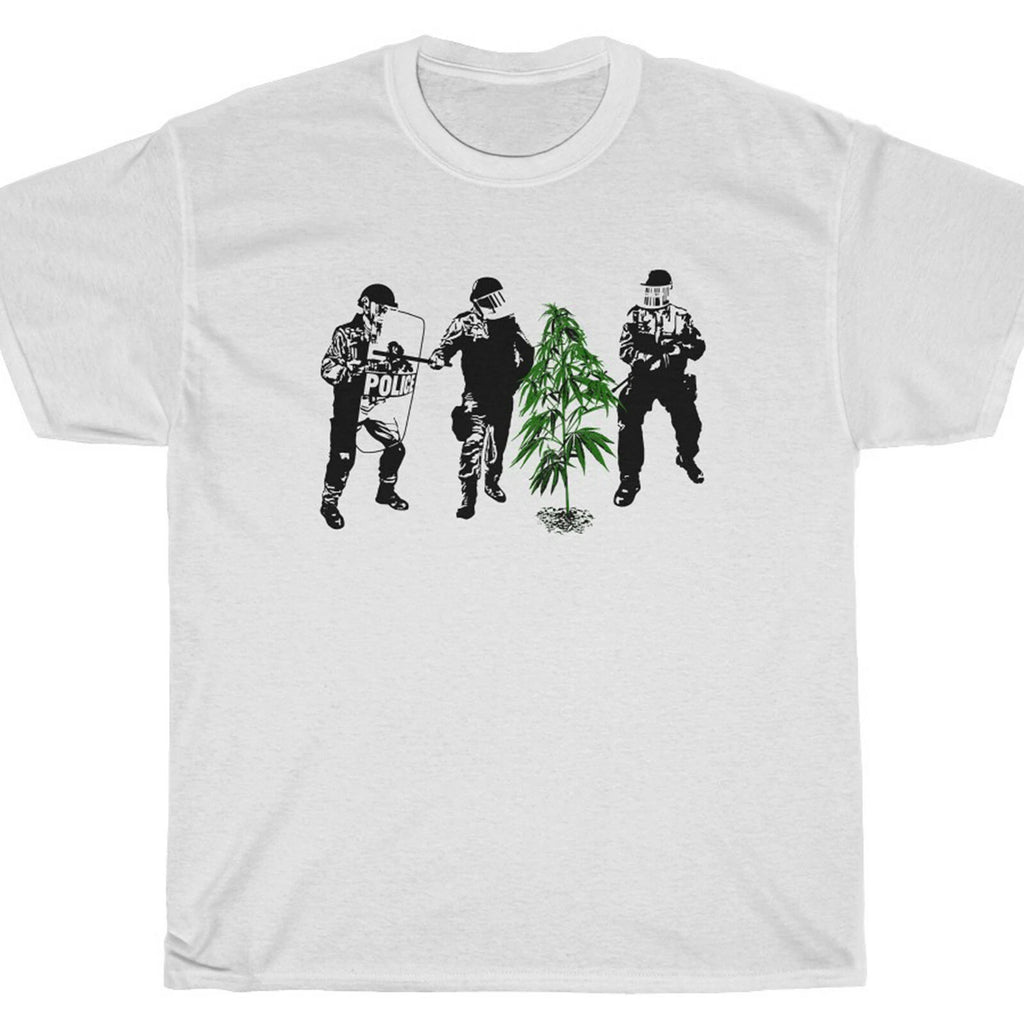 WAR ON DRUGS T-Shirt - marijuana STREET ART pot