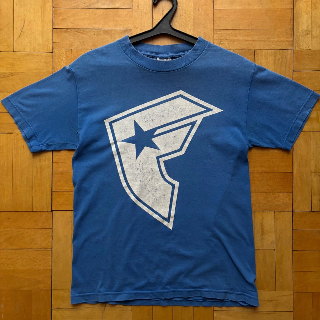 Famous Stars Straps FSS Distressed Shield Tee Y2K Skate Punk Blink 182 Blue S