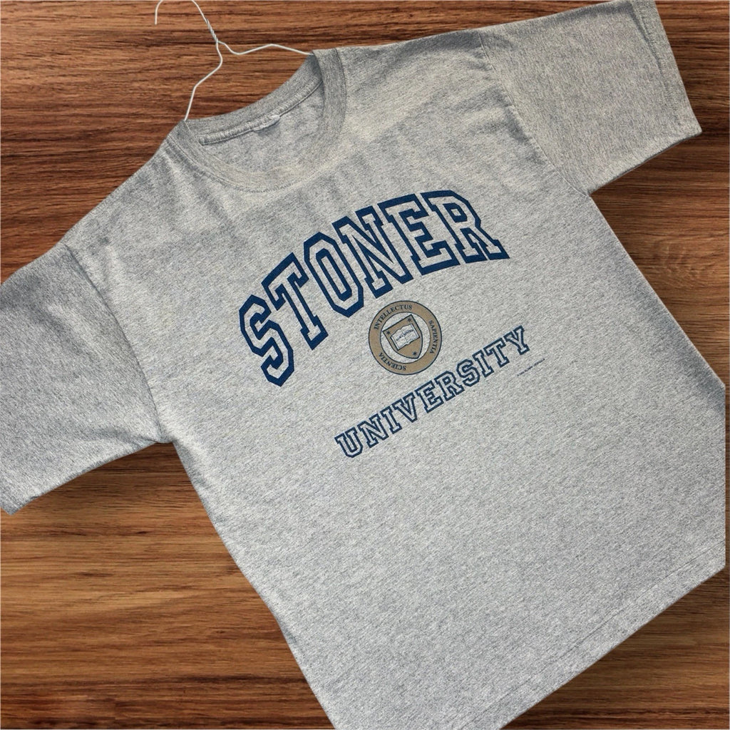Vintage Y2K Stoner University College Gray T-Shirt Fits Size Medium