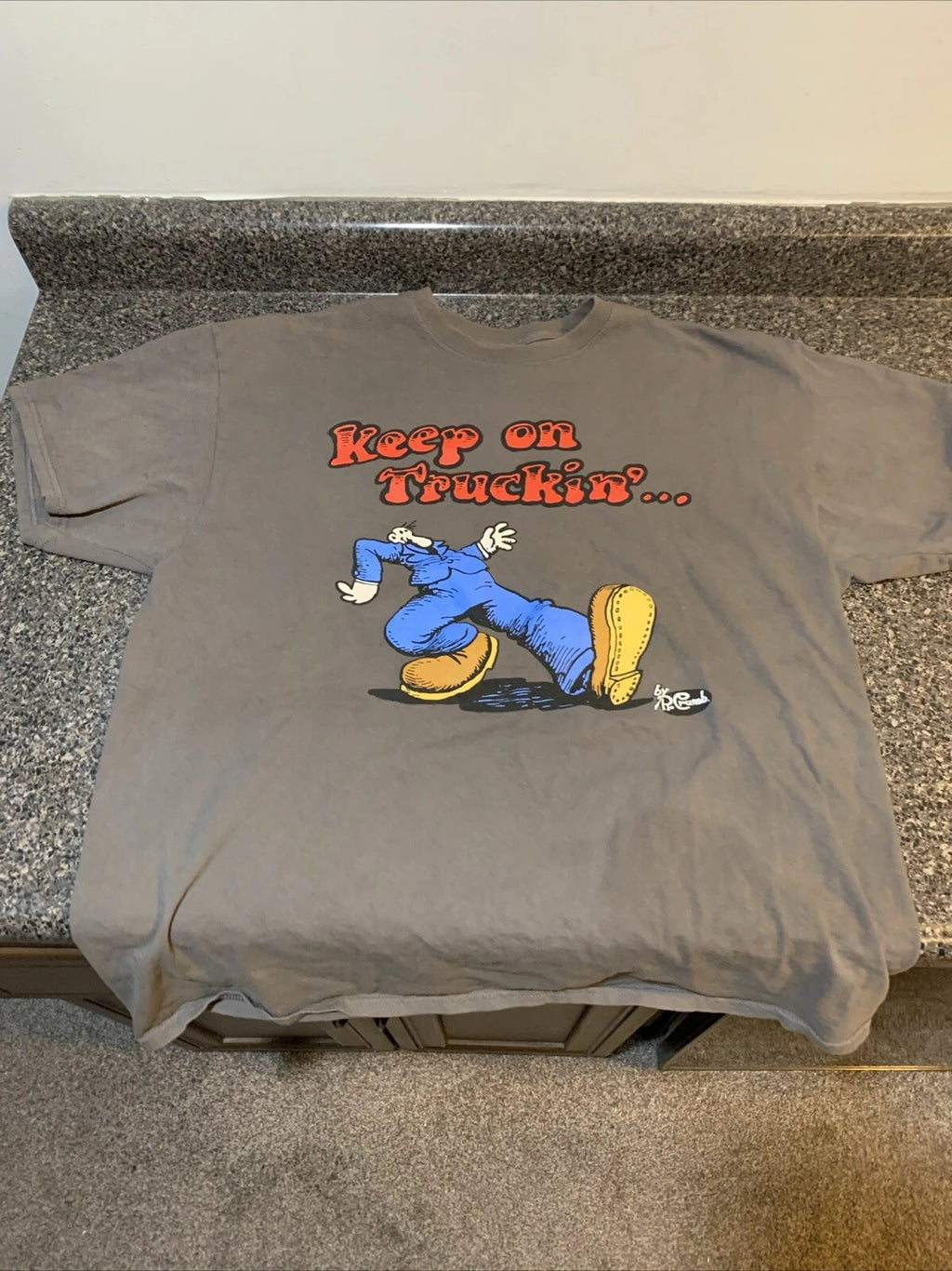 VTG 90s KEEP ON TRUCKIN' MAN T SHIRT LARGE PRINT ROBERT CRUMB ARTIST HIPPIE