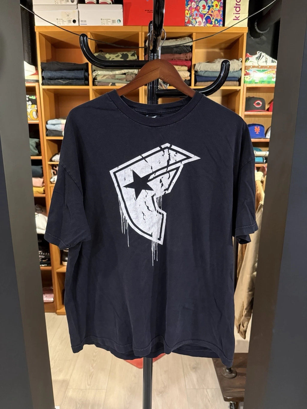 Vintage Famous Stars And Straps T Shirt Y2K Black Size XXL