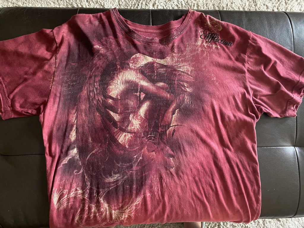 Men’s Affliction Fallen Angel T-shirt size XL, red