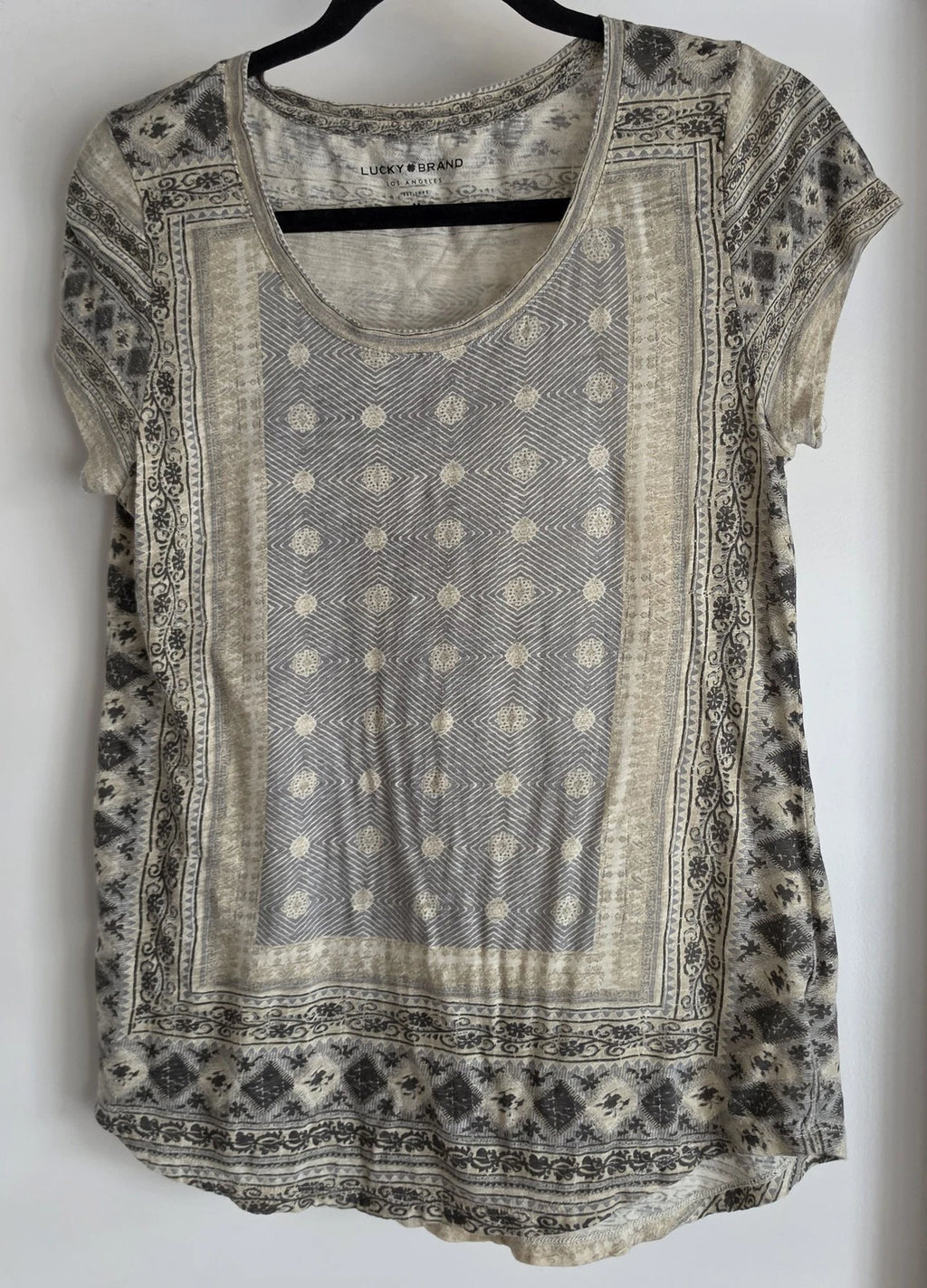 Lucky Brand Women M Grey Tan Geometric Short Sleeve T-Shirt Boho Tee Top