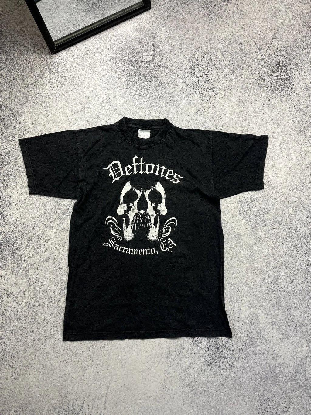 Vintage Deftones 00’s Sacramento T-Shirt Rare Band Tee Y2k Streetwear Rare