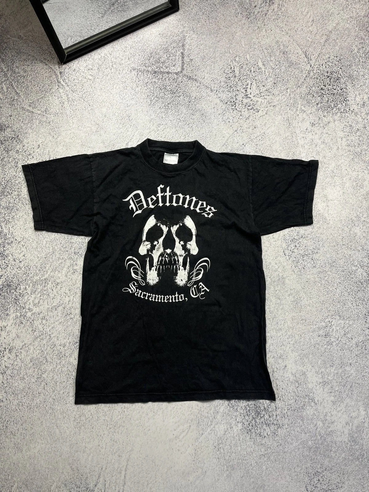 Vintage Deftones 00’s Sacramento T-Shirt Rare Band Tee Y2k Streetwear Rare