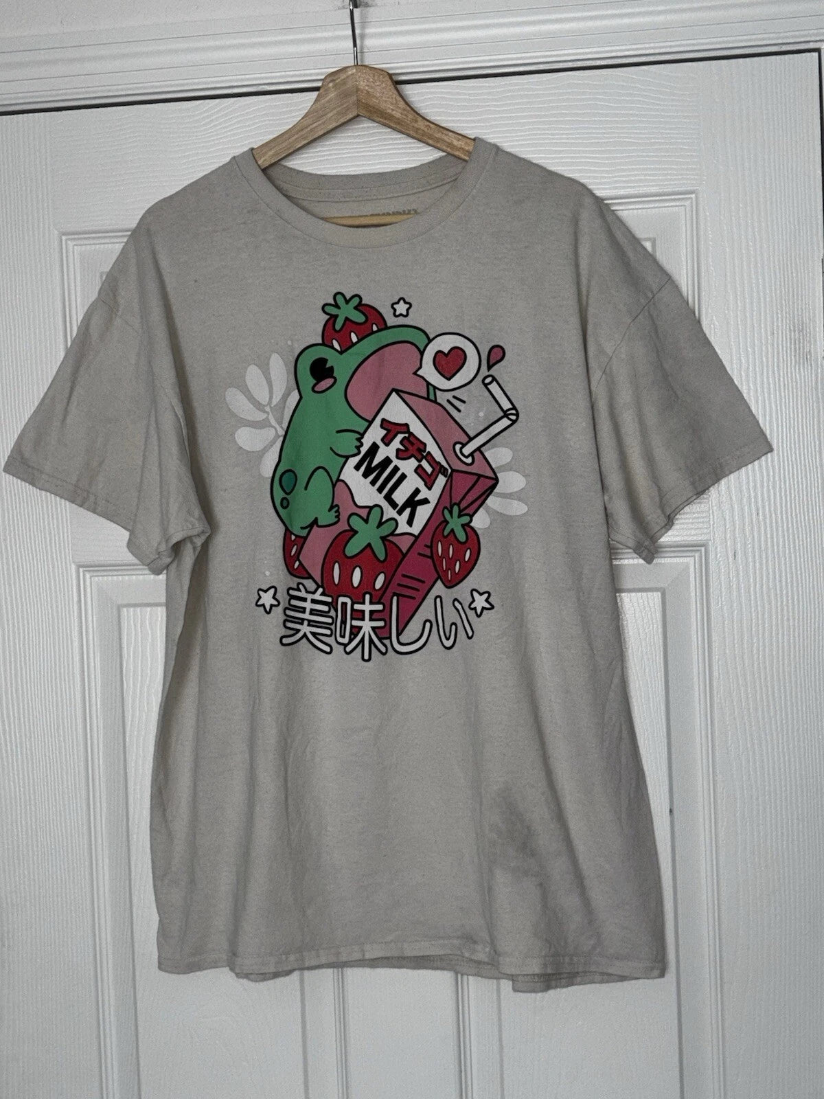 Hot Topic T Shirt Kawaii Strawberry Milk Frog Graphic Print Ivory Adult XL