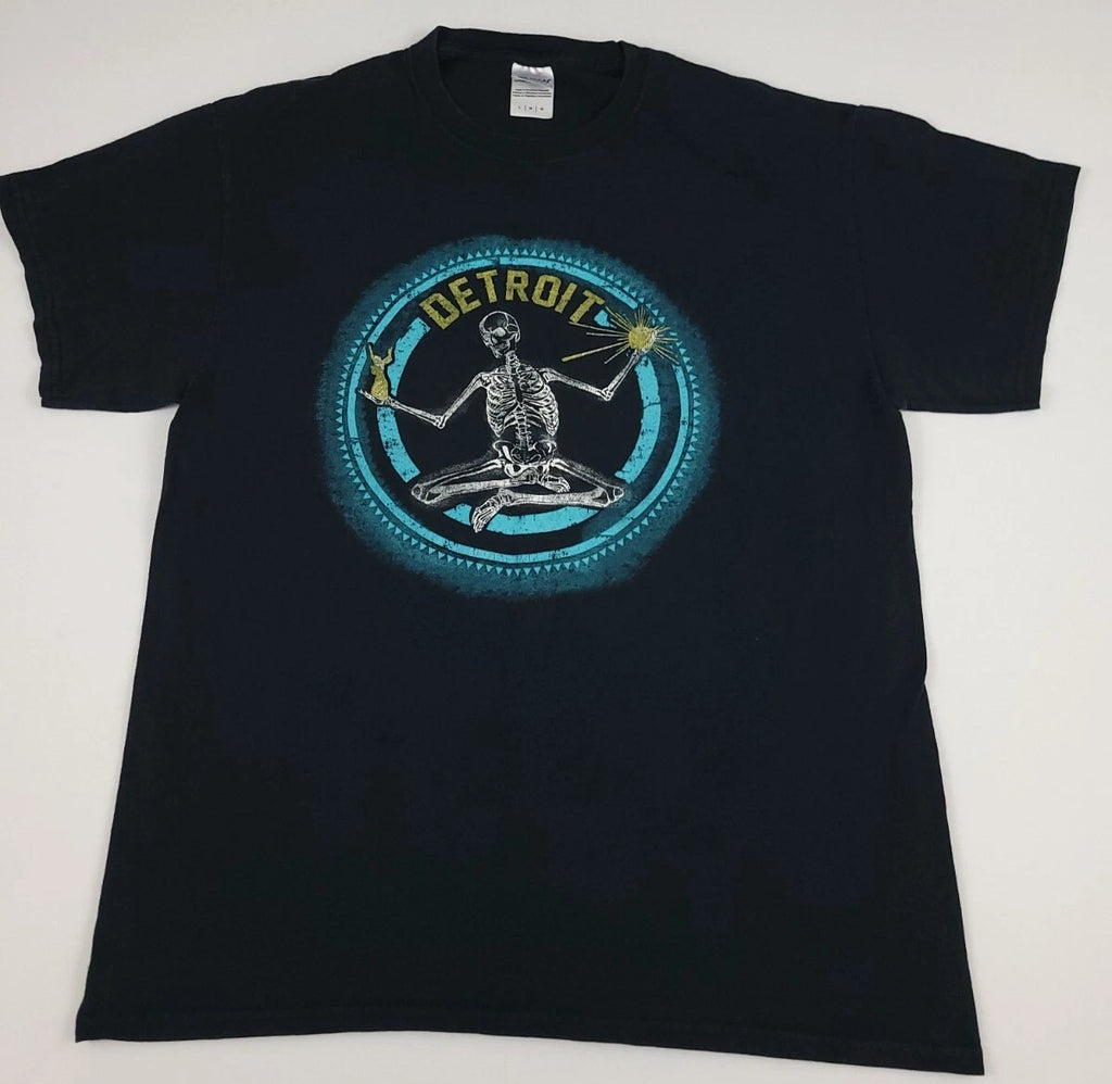 Vintage Y2k Skeleton Spirit Detroit Statue Print T Shirt Vtg Michigan MI City