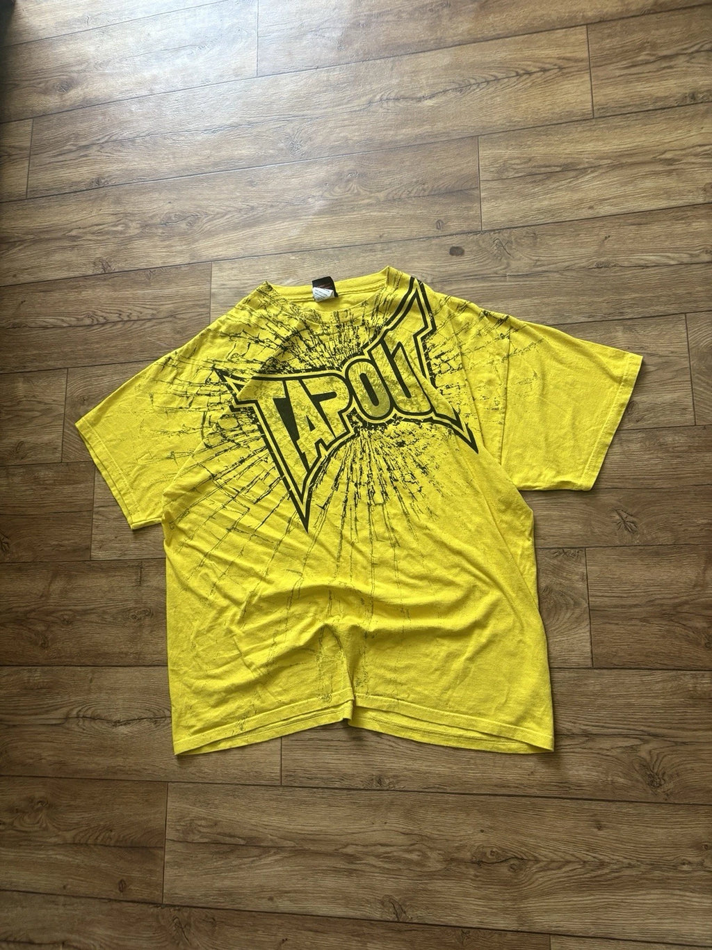Tapout Y2K Big Logo Tshirt USA 90s 00s Sk8 Yellow Black MMA Elite