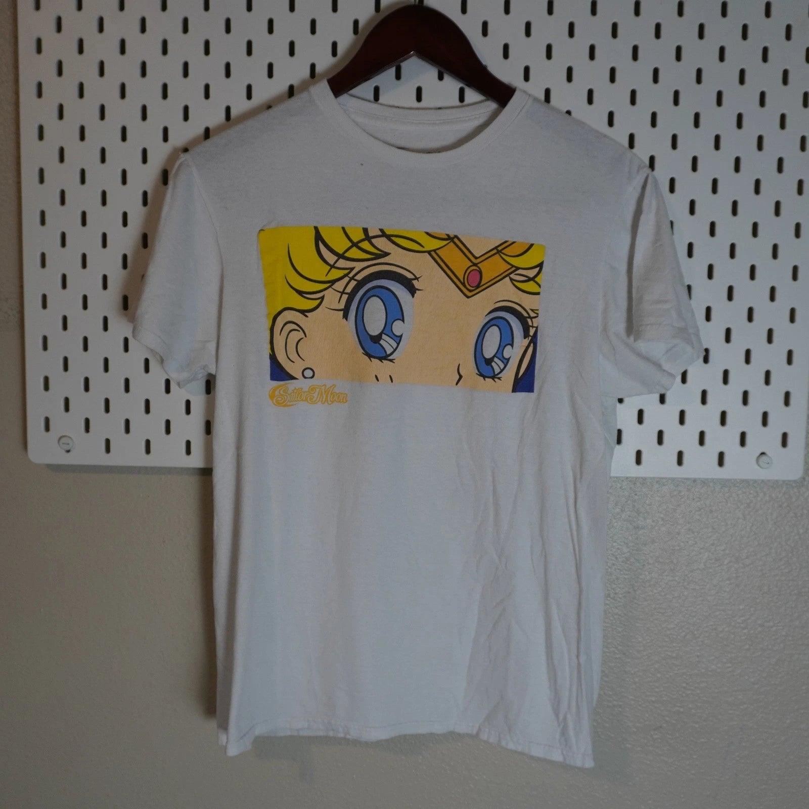 Sailor Moon Anime Eyes Graphic Tee White Short Sleeve T-Shirt Medium