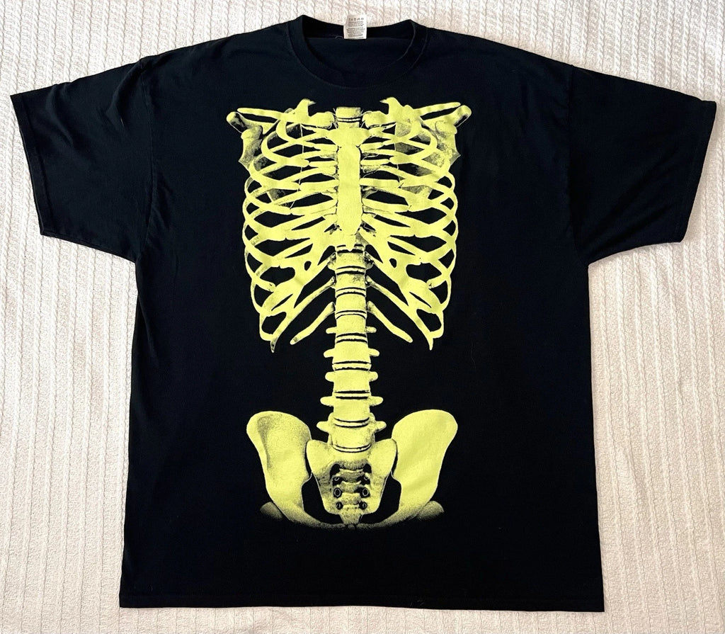 Vintage Y2K Skeleton Glow in the Dark T-Shirt size 2XL 24.5” X 30”