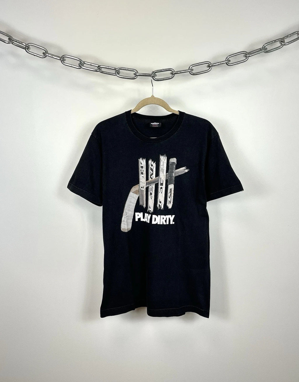 Vintage Undefeated Play Dirty Rare Y2K Rap Streetwear Graphic Tee Shirt Size M