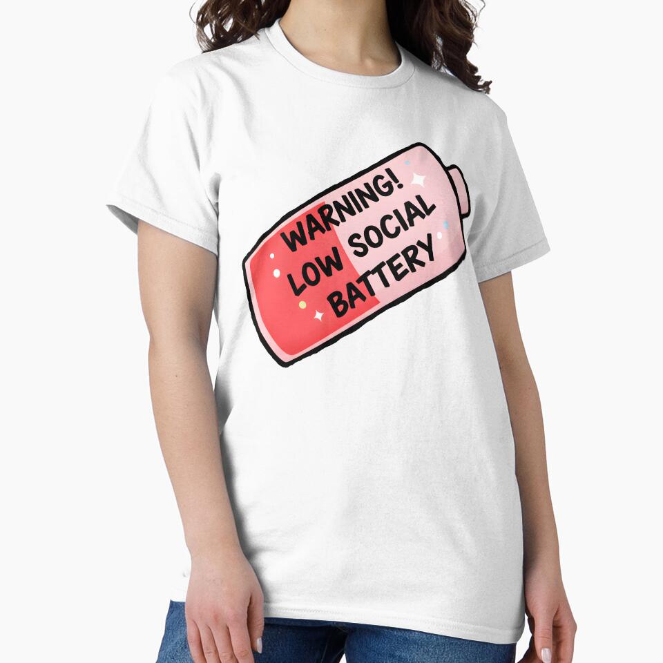 Warning! Low Social Battery – Funny Introvert by Chaotic Neutral