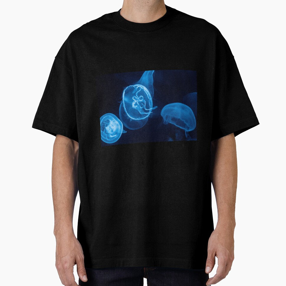 Glowing Blue Jellyfish by presenthome