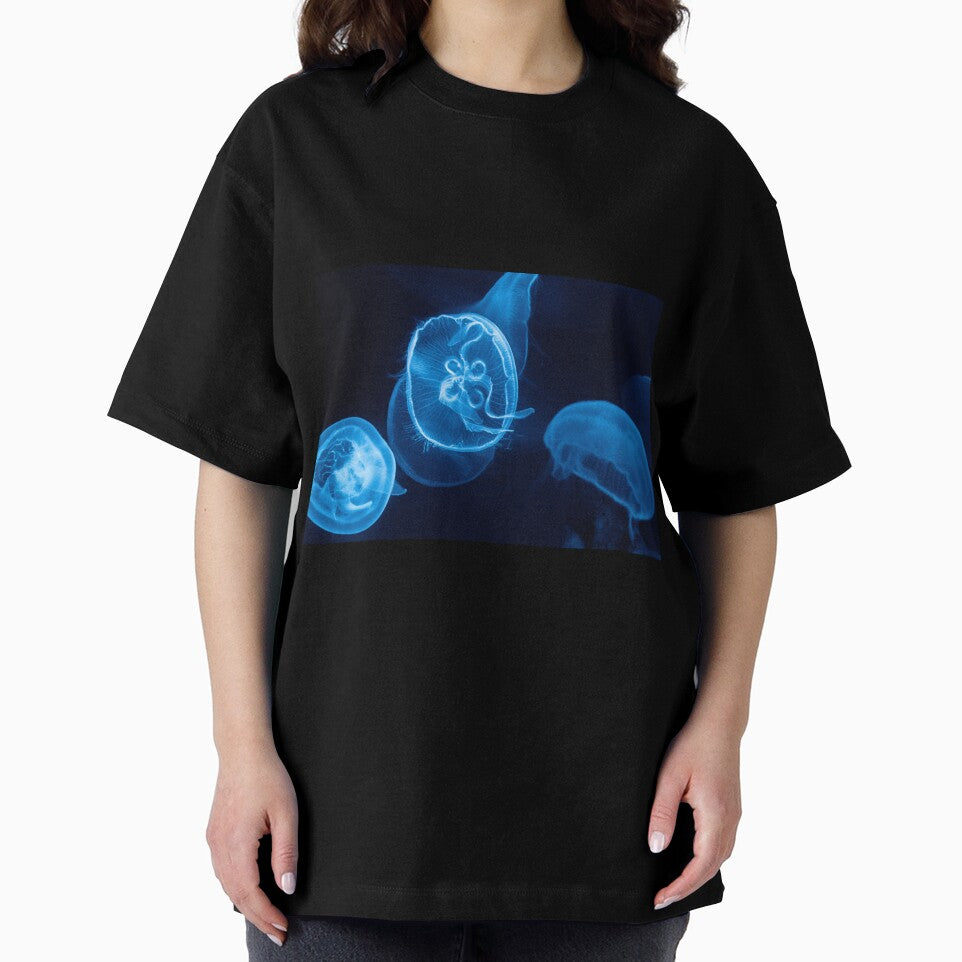 Glowing Blue Jellyfish by presenthome